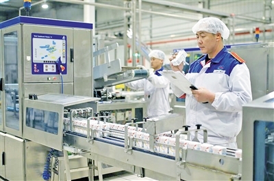 內蒙古日報數字報-中國乳都: 民族品牌從自產自銷到走向世界